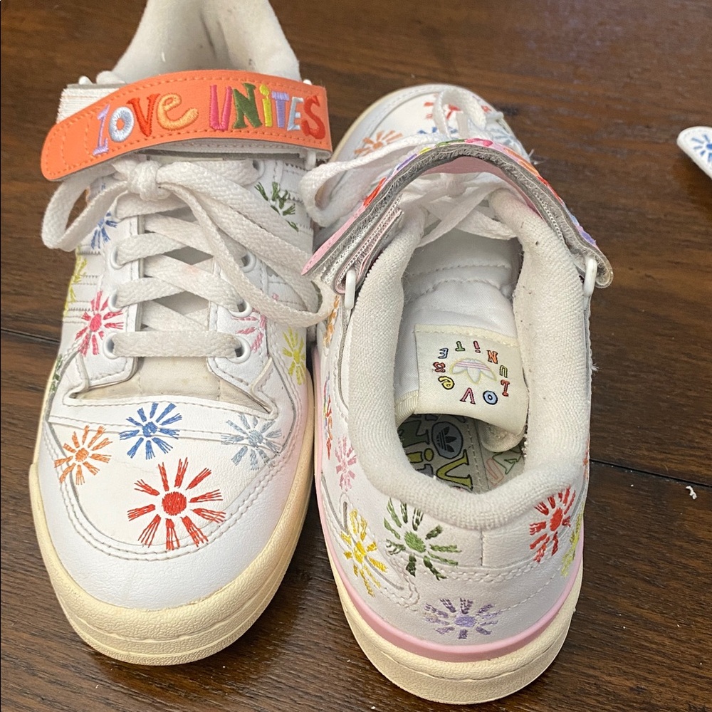 Adidas' White Sneakers with Colorful Floral Design - Picture 7 of 10